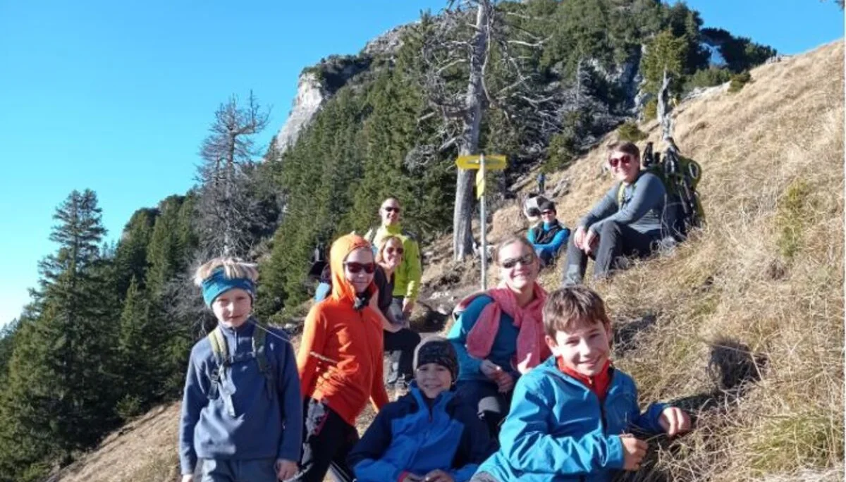 Die Familiengruppe unterwegs zum Altwürttemberger Haus | © DAV Biberach