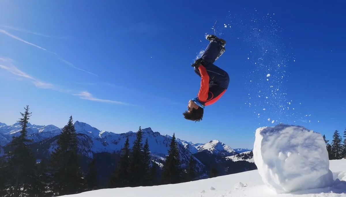 Turngeräte aus Schnee | © Beate Hensinger