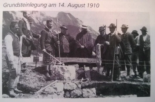 Grundsteinlegung am 14. August 1910 | © DAV Biberach